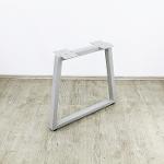Pata de acero trapezoidal para mesas y escritorios
